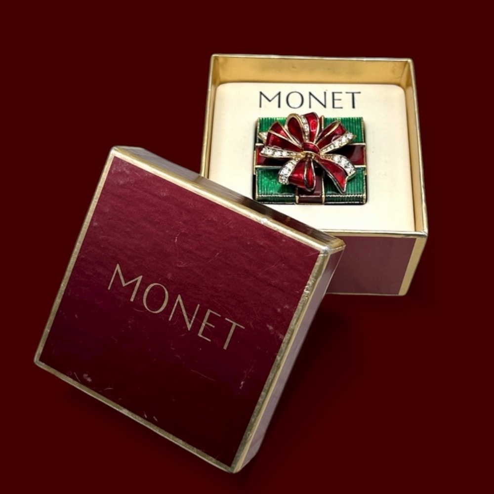 Vintage Monet Holiday Christmas Gift Trinket Box Red, Green Enamel Crystal Bow